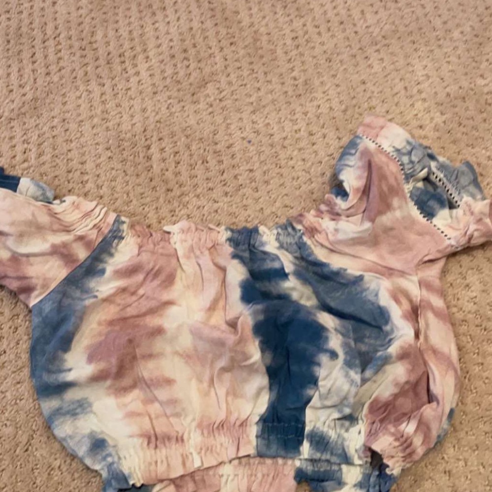 Off the shoulder or on the shoulder crop top